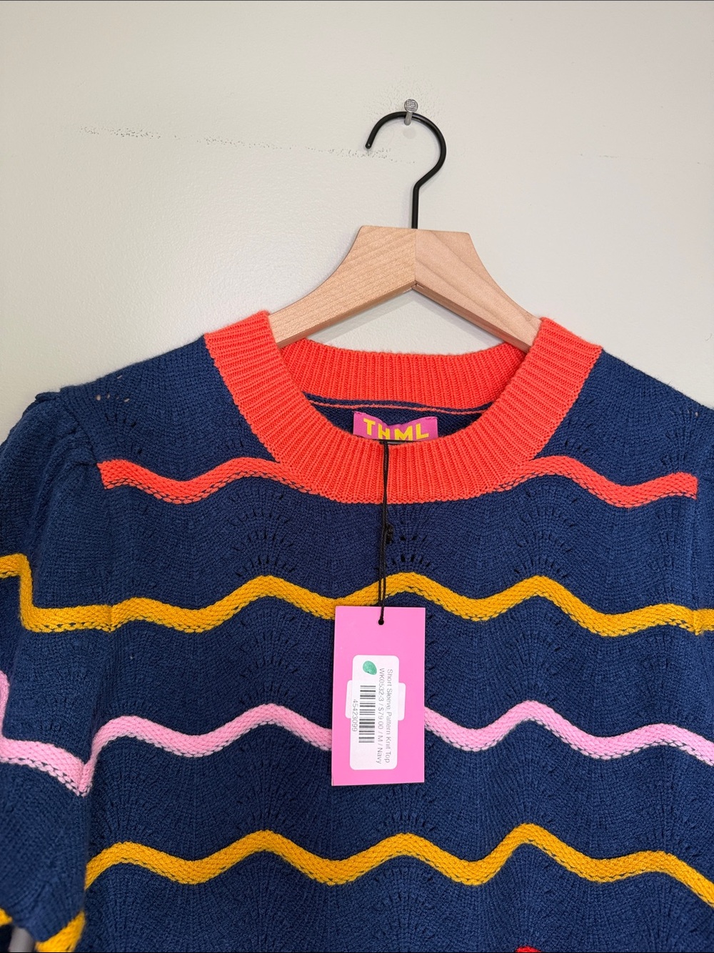 NWT THML Short Sleeve Pattern Knit Top Medium - Picture 2 of 7